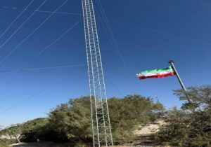 نصب دکل مهارتی در تپه پرچم گام تازه تبریز در توسعه ارتباطات رادیویی ترافیکی