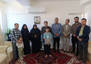دیدار مدیرعامل شرکت عمران و توسعه آذربایجان با خانواده شهید سرافراز "محمدرضا امیرخانی"