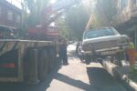 جمع آوری خودروهای مستعمل از سطح حوزه شهرداری منطقه ۲