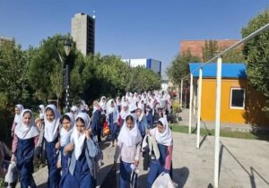 تداوم برگزاری اردوهای تفریحی فرهنگی در پارک بانوان شمس تبریزی با حضور دانش آموزان مدرسه ام ابیها و ام البنین