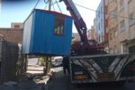 جمع آوری کانکس های بلاصاحب از معابر حوزه شهرداری منطقه ۲
