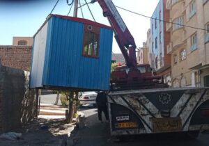 جمع آوری کانکس های بلاصاحب از معابر حوزه شهرداری منطقه ۲