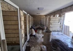 مراحل پایانی احداث و بازسازی کامل سرویس بهداشتی دبستان دخترانه علامه امینی واقع در خیابان شهید شفیع زاده
