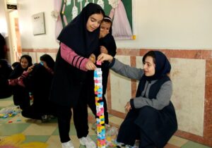 برگزاری همایش دومینوی دانش‌آموزی و مسابقات ورزشی در مدرسه ناموس