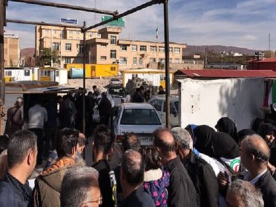 برپایی موکب فاطمیه با توزیع ۳ هزار نذری توسط سازمان عمران تبریز در میدان ساعت