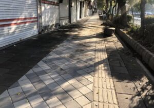 تکمیل سنگفرش پیاده رو های خیابان امام خمینی(ره) حد فاصل چهارراه شریعتی تا تقاطع فردوسی