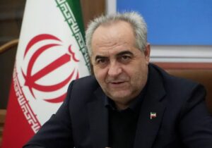 تشکلهای صنفی در اجرای سیاستهای دولت در جامعه هدف مشارکت میکنند