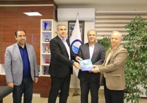 تجلیل از روز حسابدار در آبفای آذربایجان شرقی؛ لوح تقدیر به مدیر امور مالی اهدا شد