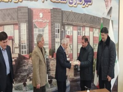 تقدیر از شهردار منطقه ۱۰ به دلیل حضور فعال در برنامه های خانواده های شهدا