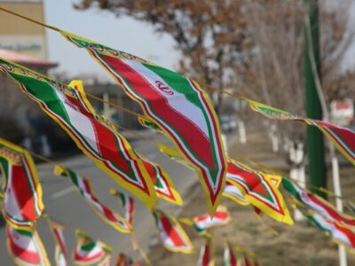فضاسازی و آذینبندی منطقه ۷ به مناسبت دهه فجر و نیمه شعبان