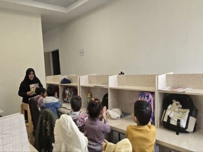 برگزاری برنامه فرهنگی "یک روز ناب با کتاب" با محور ترویج کتاب‌خوانی در فرهنگسرای شهدای لاله عباسی
