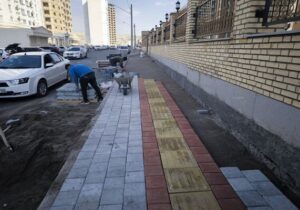 اجرای کفپوش پیادهرو مقابل برجهای شهریاران ۵ و ۶ مرزداران