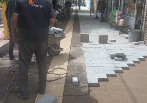 پیشرفت ۵۰ درصدی سنگفرش پیادهرو های خیابان "راستهکوچه"