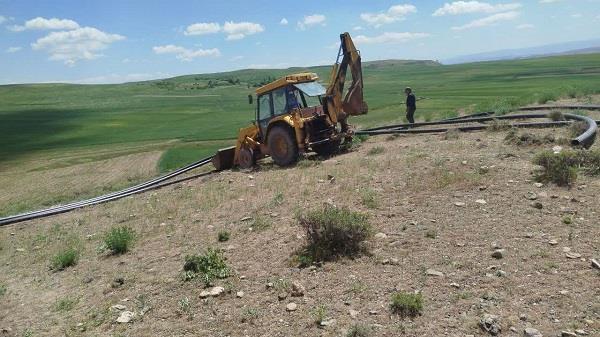 توسعه زیرساخت‌های آبرسانی در سه روستای شهرستان میانه؛ اجرای بیش از ۳۰۰۰ متر خط انتقال و توزیع آب