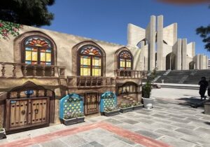 نصب المان «خانه قدیمی» در مقبره‌الشعرا؛ روایت هویت و معماری اصیل تبریز در فضای شهری