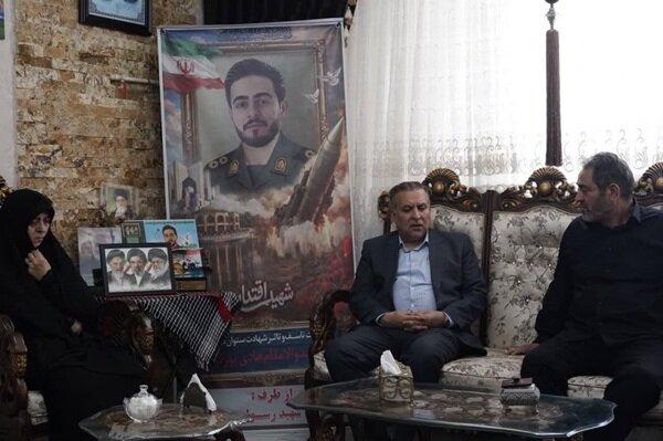 دیدار شهردار منطقه ۶ تبریز با خانواده شهید والا مقام هادی پورکریم