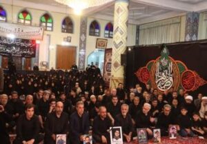 اجرای ویژه‌ برنامه فرهنگی مذهبی"حسینیه شهر "در مسجد امام‌حسین (ع) قراملک