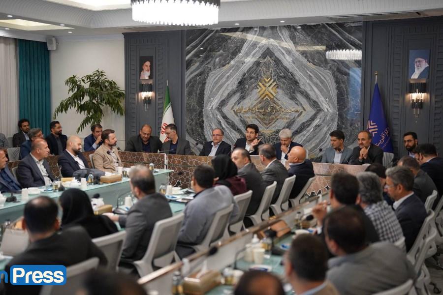 برپایی میز خدمت مالیاتی در مجمع کارآفرینان ایران
