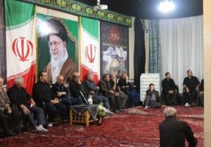 گرامیداشت رهبر شهید در مسجد امام حسین(ع) خیابان بهار برگزار شد