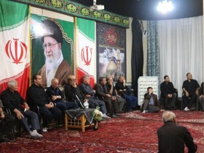 گرامیداشت رهبر شهید در مسجد امام حسین(ع) خیابان بهار برگزار شد