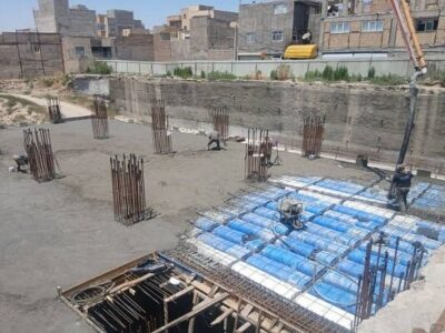 بتن ریزی سقف طبقه اول زیر زمین بلوک یک پروژه ۱۱۲ واحدی قرارگاه مسکن