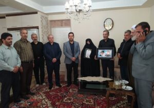 دیدار شهردار منطقه ۳ تبریز با خانواده معظم شهید والامقام مهدی بزرگی
