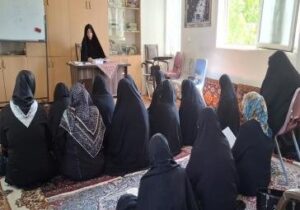 برگزاری ویژهبرنامه "کرسیهای قرآنی" در پارک بانوان شمس تبریزی در آستانه اربعین حسینی