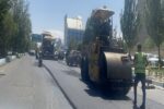 آغاز آسفالت ریزی باند کندرو جاده ائل گلی توسط شهرداری منطقه ۲
