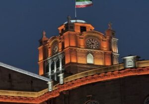 اتمام عملیات نورپردازی عمارت تاریخی ساعت در ضلع شمالی