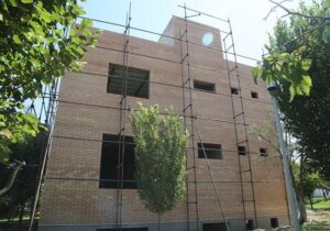 پیشرفت همزمان نما و تأسیسات در پروژه فرهنگسرای منطقه ۷ تبریز