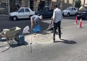 سهولت گذر شهروندان از معابر شهرداری منطقه ۲ با همسطح سازی منهول ها