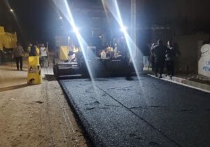 بهسازی مسیر پل تراکتورسازی تا جاده تبریز ـ آذرشهر با توزیع ۶۳۰ تن آسفالت