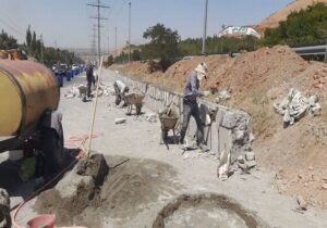 پیشرفت ۲۰ درصدی اجرای دیوار سنگی در ضلع جنوبی اتوبان پاسداران