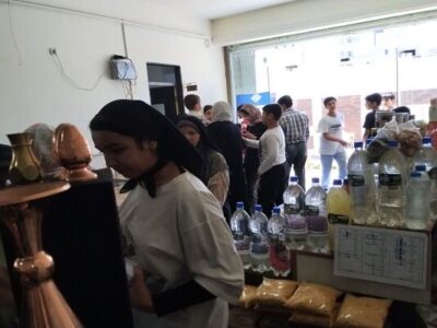 استقبال گردشگران از نمایشگاه دائمی صنایع دستی و سوغات شهریار