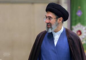 هر کار تفرقه انگیزی از هر فردی با هر جایگاهی در جهت مقصود دشمن است