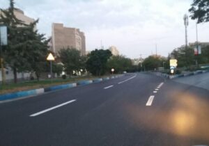 اجرای رنگ آمیزی محوری شبانه سه مسیر توسط شهرداری منطقه ۲