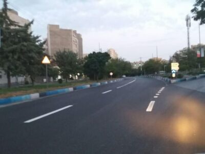 اجرای رنگ آمیزی محوری شبانه سه مسیر توسط شهرداری منطقه ۲