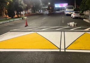 ایمنی معابر منطقه ۷ با رنگ‌آمیزی دوجزئی سرعت‌کاه‌ها