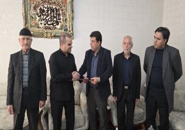 دیدار معاون محیط زیست و خدمات شهری شهرداری منطقه یک با خانواده شهید والا مقام "مهدی اکبری"