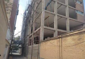 صدور اخطاریه ایمنی برای ساختمان در حال تعمیر در خیابان امام خمینی (ره)