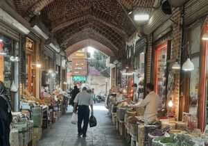 اخطار به اصناف سد معبرکننده در بازار تاریخی شیشهگرخانه